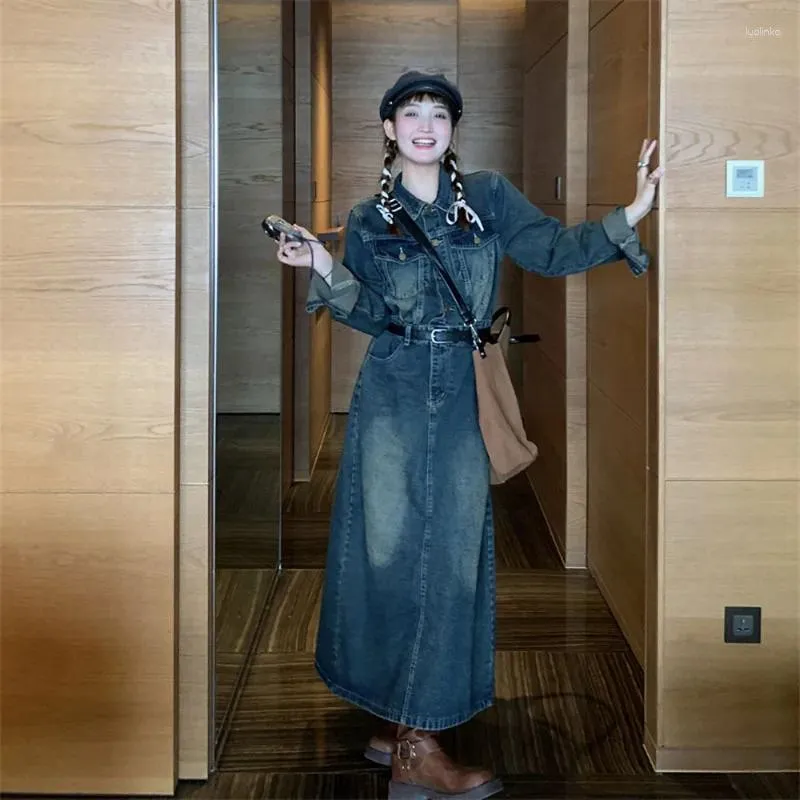 Casual jurken Koreaanse versie Temperamentjurk met lange mouwen Hong Kong-stijl Vintage slanke taille Losse denim halflange lengte met riem Mode
