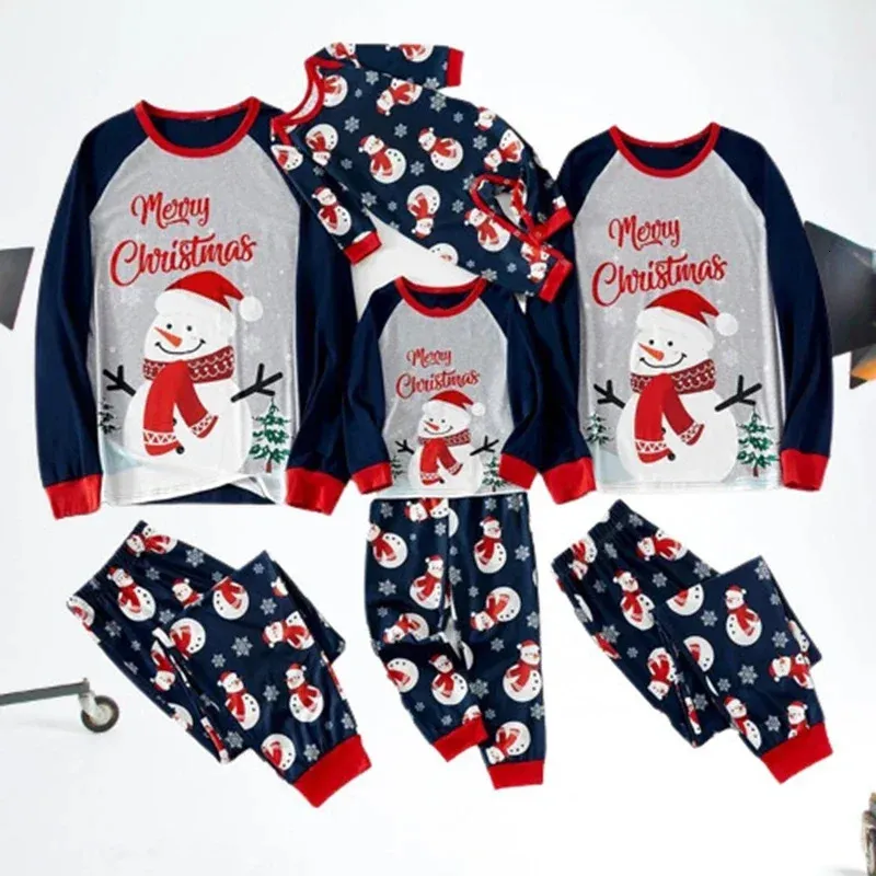 Family Matching Outfits Merry Christmas Outfit Cartoon Print Cute Soft Sleepwear Parent child 2 Pieces Suit Baby Romper Warm Pajamas Set 231027