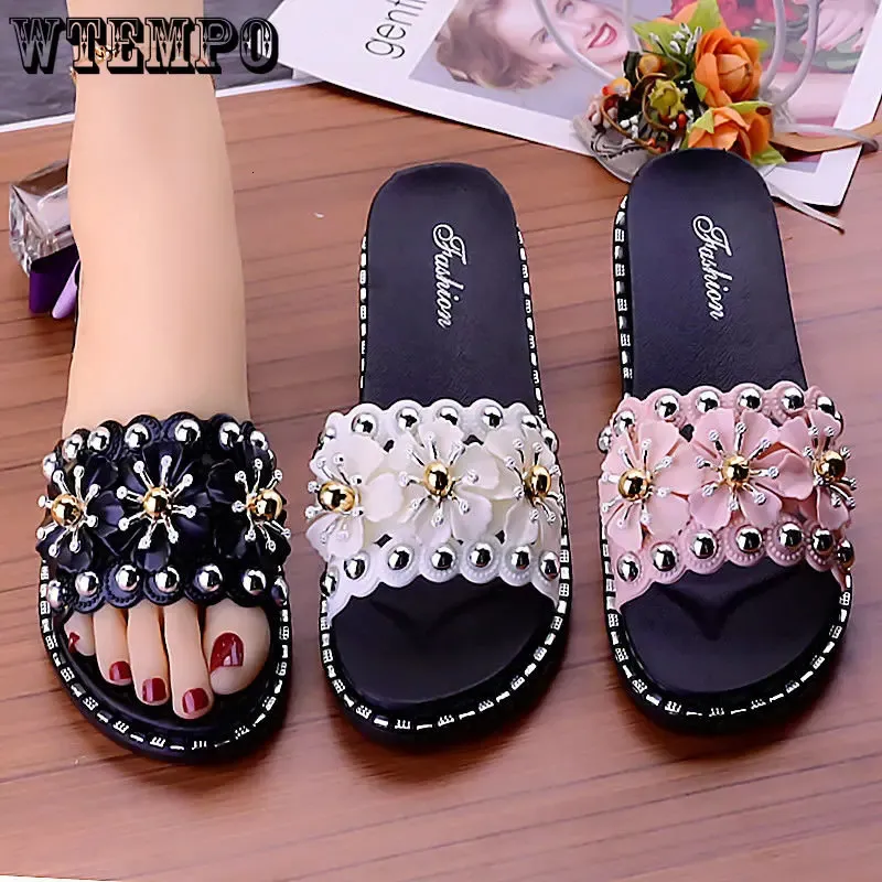 Slippers WTEMPO Summer Women Flip-Flops Big Diamond Lady Slippers Flash Drilling Colored Crystal Beach Shoes Flat Female Footwear 231027