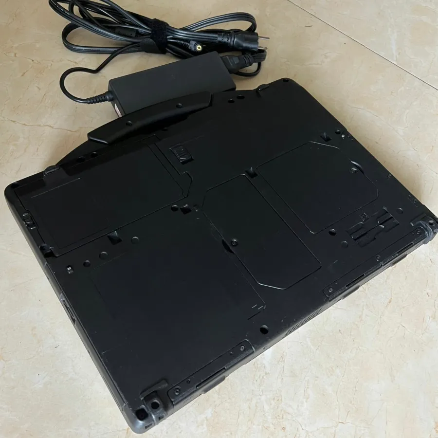 Laptop CF-53 8 GB RAM I5CPU z 960 GB SSD/ 320GB HDD zainstalowany MB Star C4 SD C5 Connect System diagnostyki V2023.12 Soft-Ware Xentry Das Wis Hhtwin