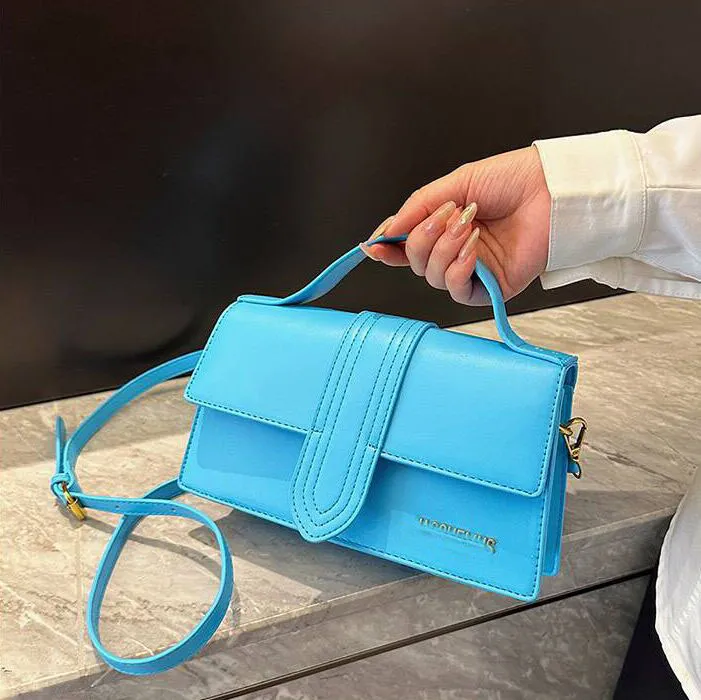 Handväskor av högsta kvalitet Kvinnor PU LÄDER SKULD VÄGAR Luxurys varumärke Brev Frankrike Jaumus Handväska Tygväska Fashion Women's Handbag Designer Evening Crossbody Bag
