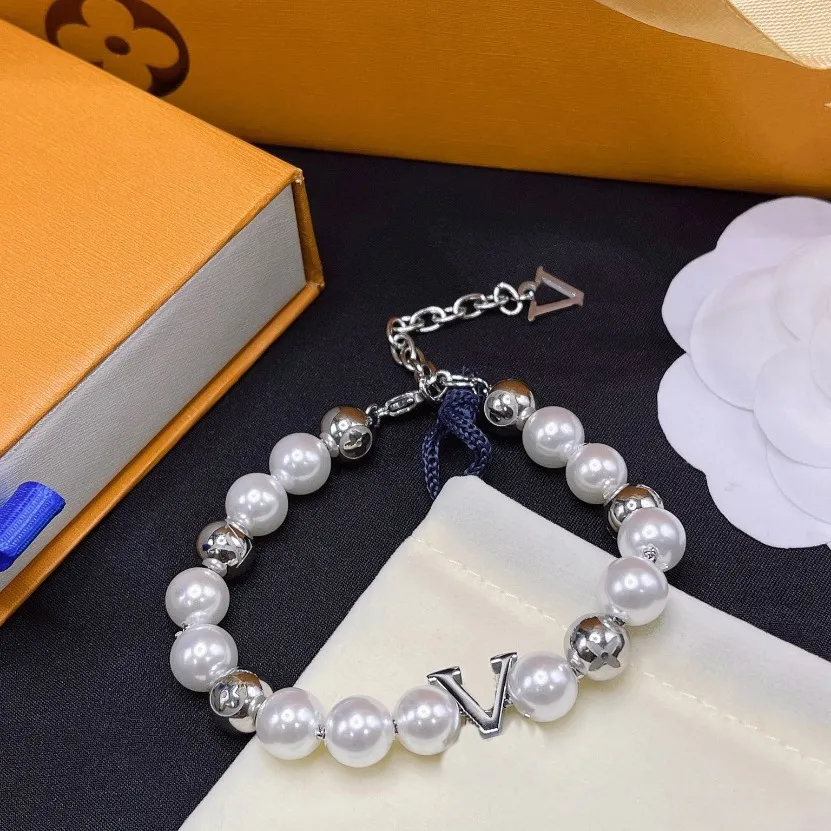 Boutique Pearl Armband Designer Luxury Gift Armband Silver Plated Högkvalitativ smycken Autumn New Style Family Girls Love Gift Halsband Romantiska modesmycken