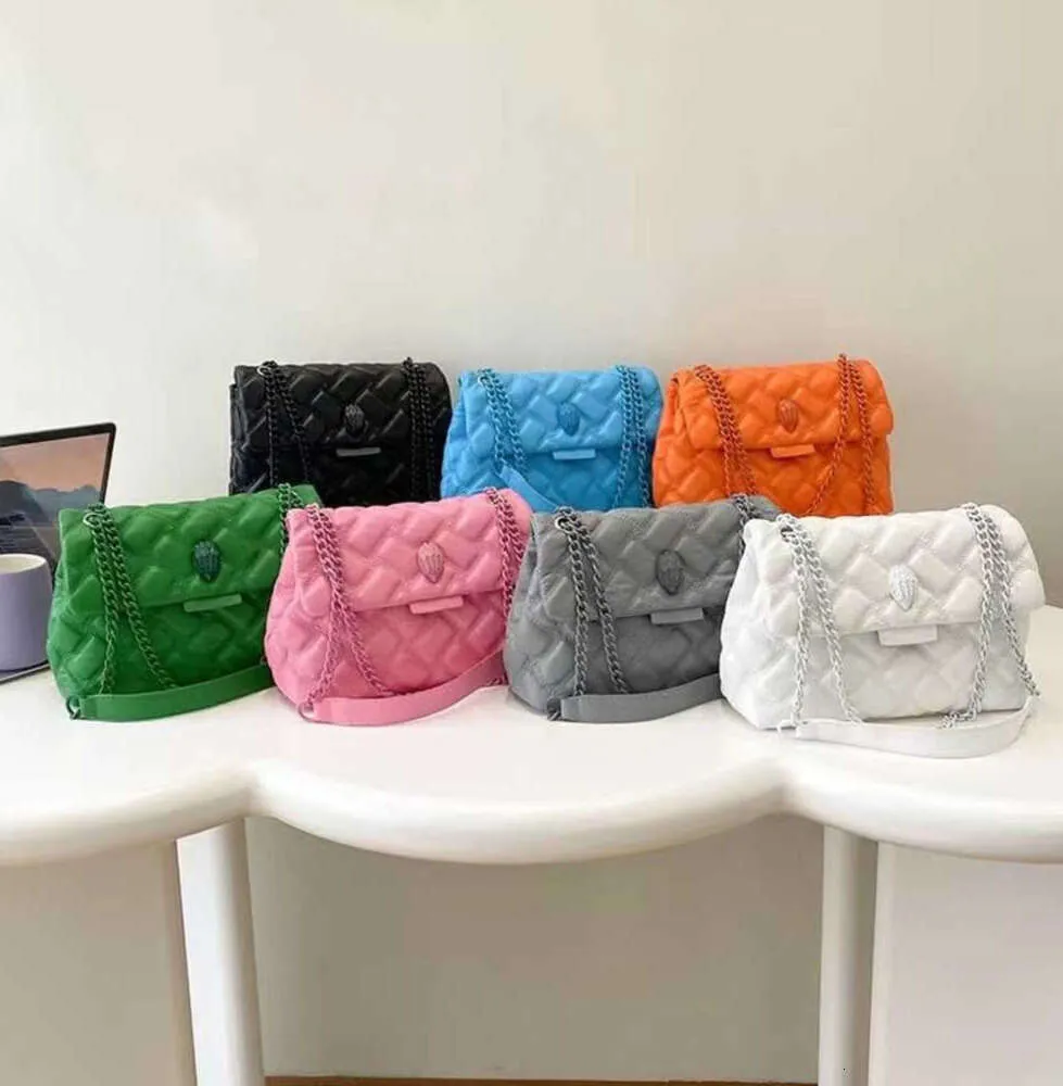 24 El mismo modelo para las celebridades de Internet Kurt Geiger para mujeres con diseño de cabeza de águila bolsos con cadena de rejilla de diamantes estilo extranjero flip top bandolera con un solo hombro