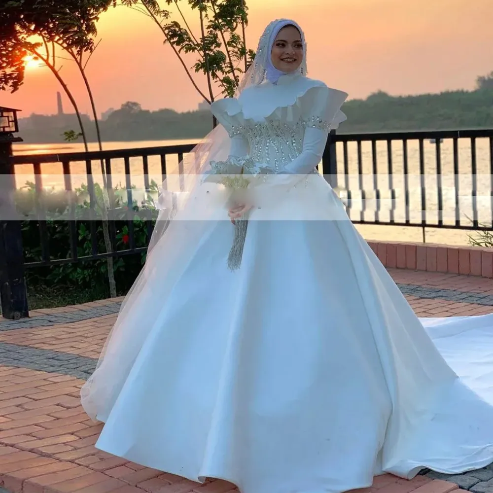 Custom Made Luxury Muslim Mermaid Muslim Wedding Dresses With Detachable  Train, Satin Fabric, Beaded Detailing, Pearls, And Hijab 2021 Bridal Gown  From Dresstop, $313.7 | DHgate.Com