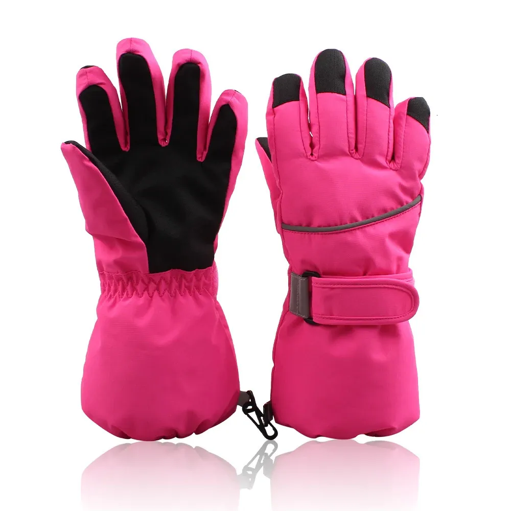 Gants pour enfants Gants d'équitation d'hiver chauds Gants de sport de ski à cinq doigts pour enfants Mitaines antidérapantes imperméables et coupe-vent 231027