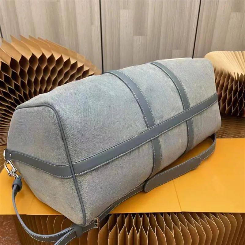 Качественные дорожные сумки с цепочкой Duffle, уличная сумка из натуральной кожи с принтом в полоску и буквами, мягкая одинарная дизайнерская большая сумка большого размера A412