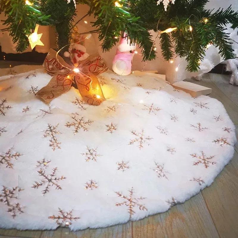 クリスマスの装飾78/90/122cmクリスマスツリースカートフェイクファーカーペットスノーフレークホームクリスマスツリーのための白いぬいぐるみマット装飾ノエルエプロンオーナメント231027