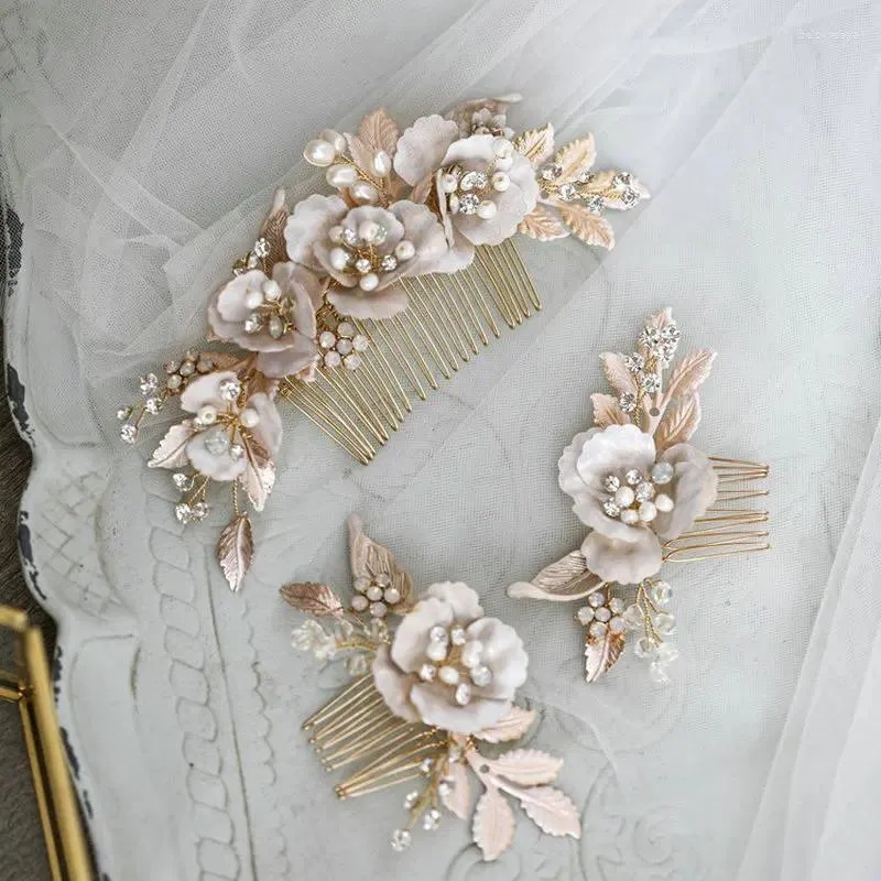 Hair Clips Arrival White Enamel Flower Combs For Bridal Gorgeous Opal Crystal Gold Color Leaf Headpiece Women Wedding Accessories