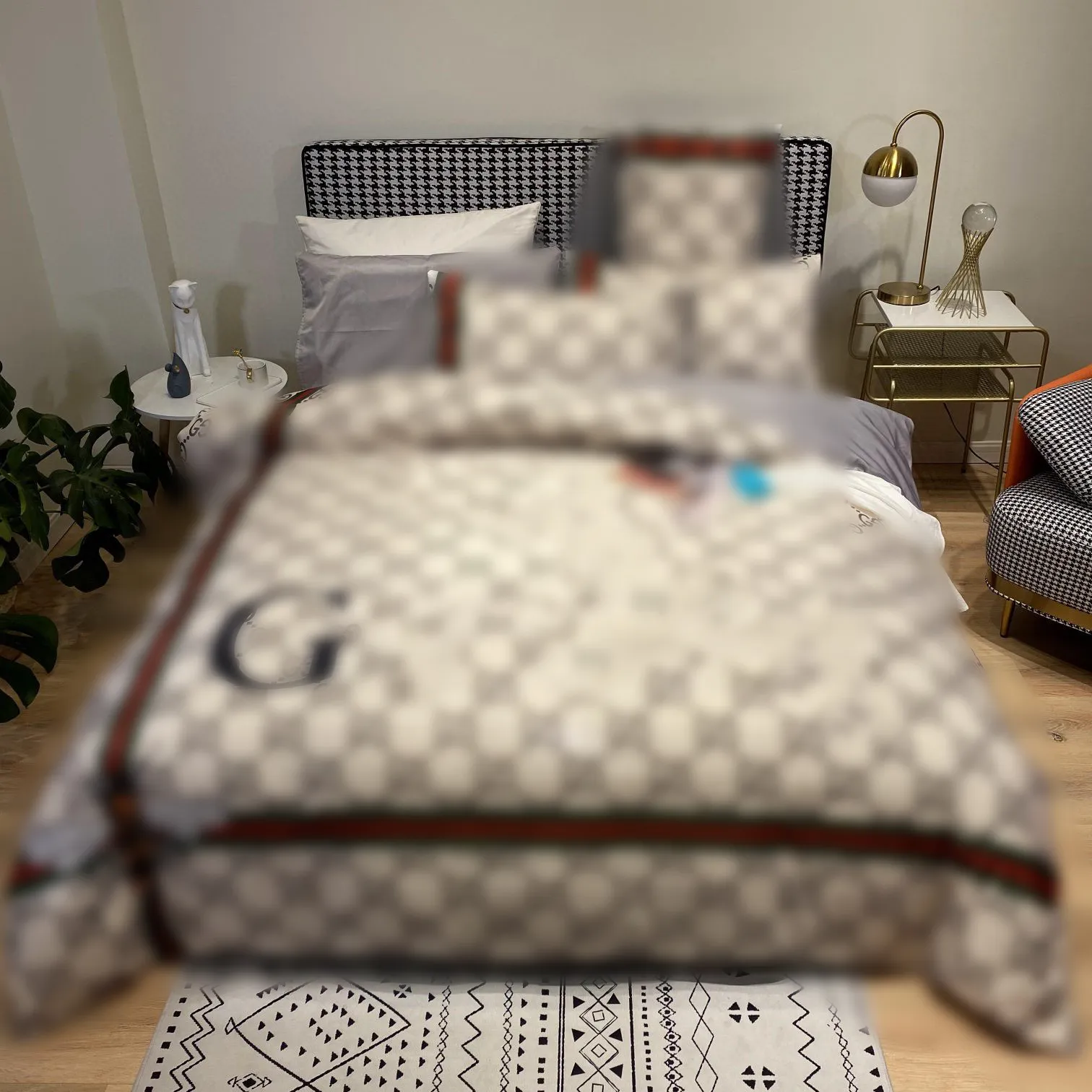 Conjuntos de ropa de cama de diseño de color caqui de lujo con letras de abeja impresas tamaño queen tamaño king funda nórdica sábanas fundas de almohada de moda juego de edredón