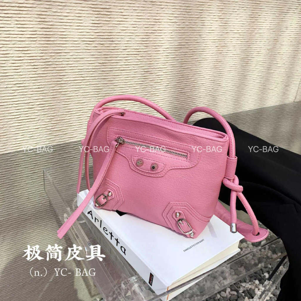 Evening Bags Nose Rivet Crossbody Small Mobile Phone 2023 New designer Spicy Girl Style Locomotive Trendy Cool Live Women's Bag