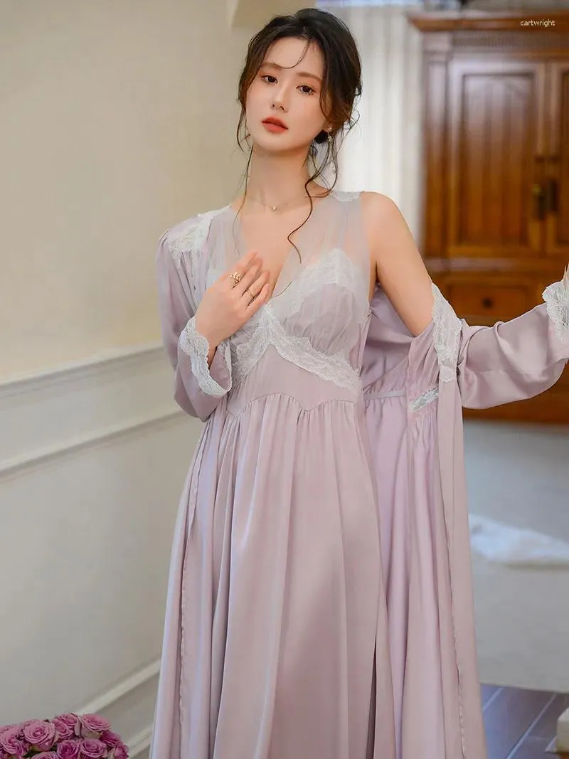 Kvinnors sömnkläder franska vintage pyjamas natt bär kvinnor vår höst silkrock nattklänning speten ren sexig hemkläder viktoriansk prinsessa