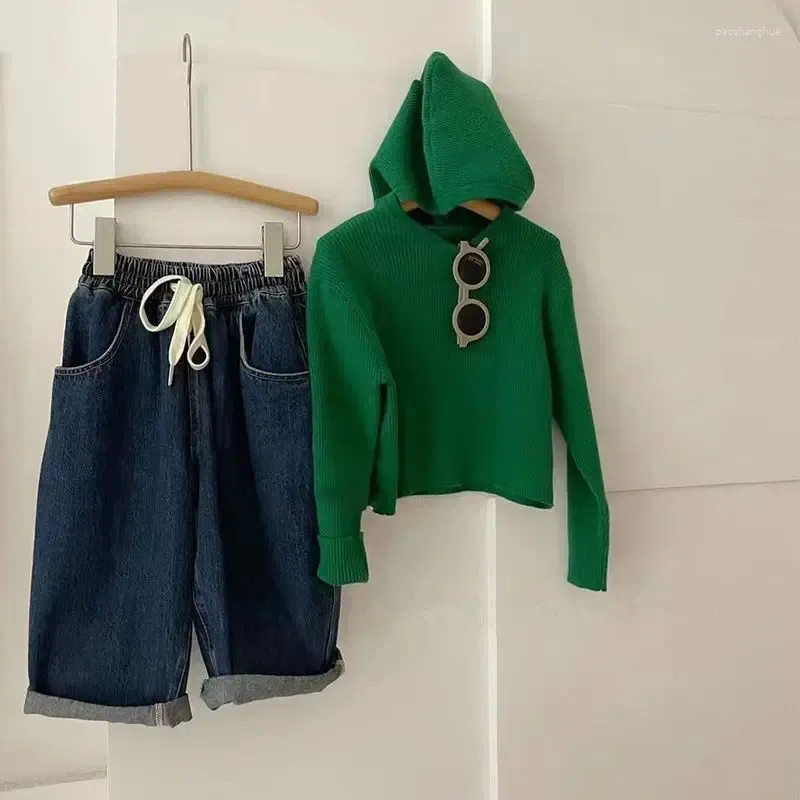 Jassen 2023Set Lente meisjesjurk Modieuze Koreaanse mode Kindergebreide broek met capuchon, tweedelige set