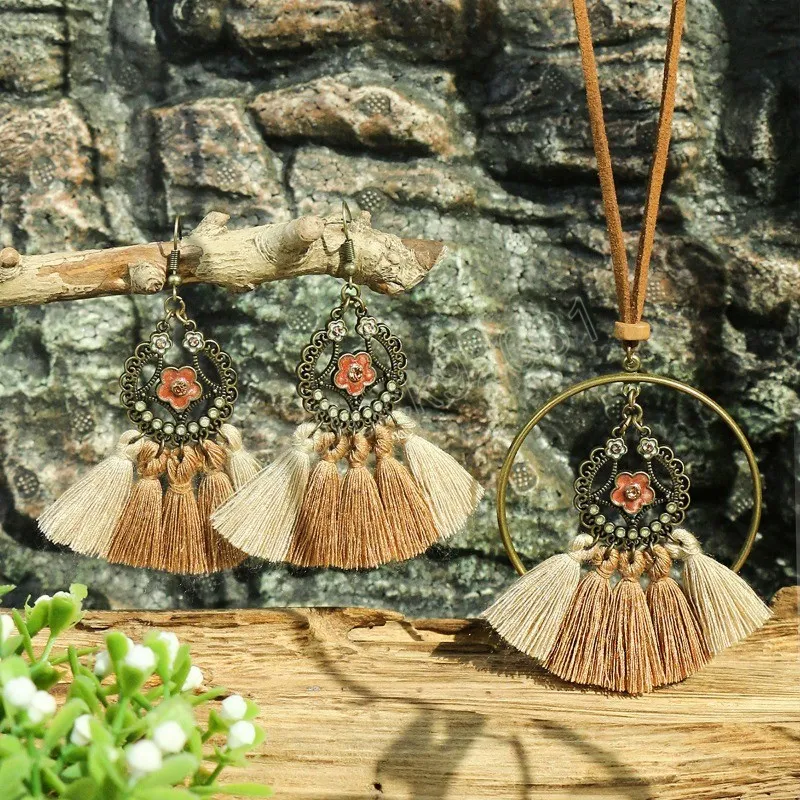 Orecchini con ciondolo a forma di fiore in stile etnico vintage, set di gioielli europei e americani, accessori con nappe, catena da donna