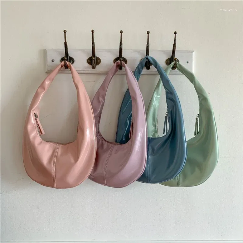 Evening Bags Women's Candy Color Patent Leather Hobo Underarm Bag Design Soft Zipper Shoulder Casual All-match Small Armpit SacA Main