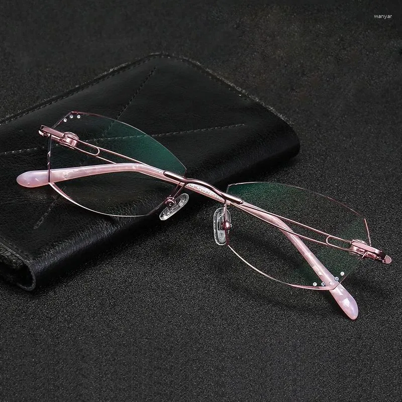 Solglasögon SHOWYES Ultra Light Rimless Anti Blue Recept Gereglasses Myopia Glasögon Diamond Cutting Eloy Frame For Women