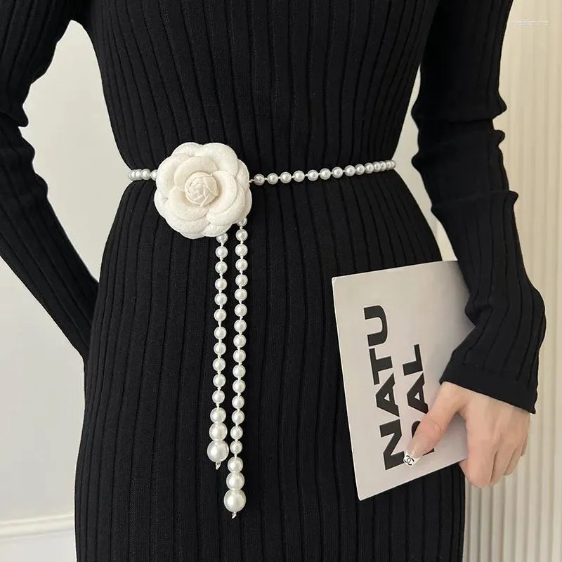 Elegant White Floral Pearl Waist Chain Belt for Women - Decorative Accessory for Skirts and Sweaters