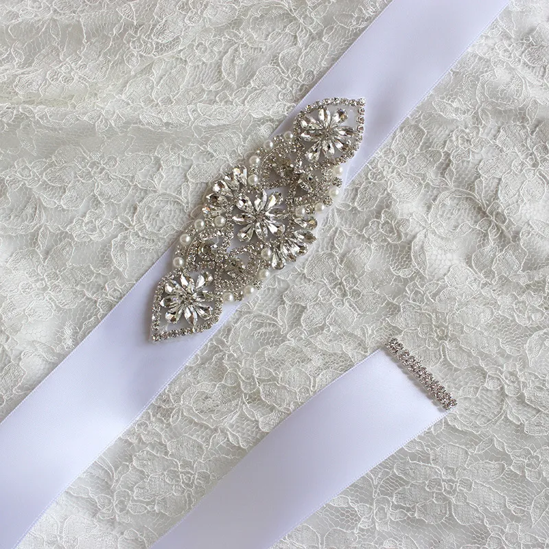 Bröllopssashes fashionabla brud Sashes bälten klänning SASH FÖR VÄRKTAD TEAD RHINESTONE Crystal Wedding Belt