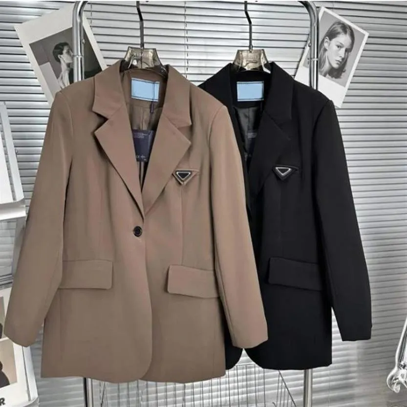 Outono ternos femininos blazers casaco designer botão jaquetas moda combinando triângulo invertido carta ternos longos jaqueta de náilon s236s