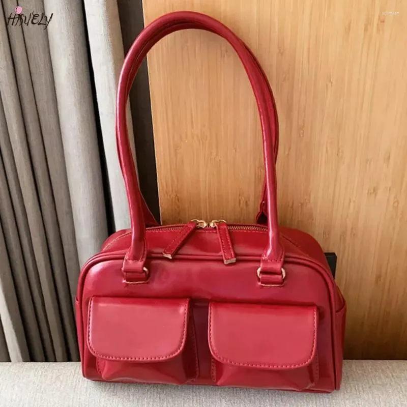 Kvällspåsar 2023 Retro Red Women's Totes Satchel Hobo Bag Patent Leather Multi Pocket Luxury Designer Handväskor Kvinnlig axel underarm