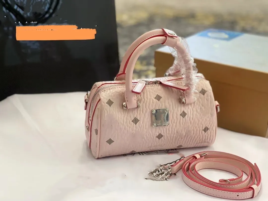 Designer Handväska Boston axelväska kudde påse mini tote väska kohud mode allt-i-ett crossbody väska kvinnors handväska makeup väska grossist