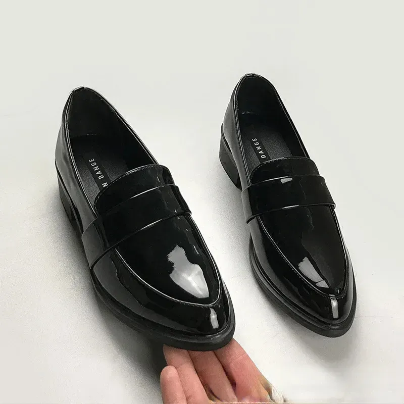 Dress Shoes Women Spring Autumn Black Pointed British Style Small Leather Loafers Single Vulcanize 231030