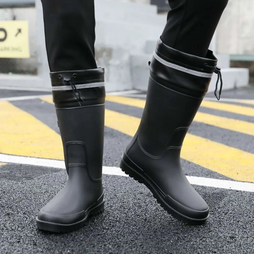 Fashionable rain shop shoes