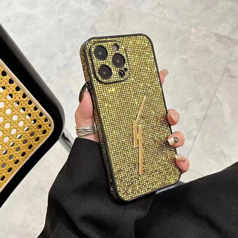 iPhone 15 12 Pro Max Funda de teléfono de diseñador para Apple 14 13 11 Plus Lujo Bling Diamond Studded Parachoques Glitter Mobile Back Cover Sparkling Fundas Coque Gold Hardwares