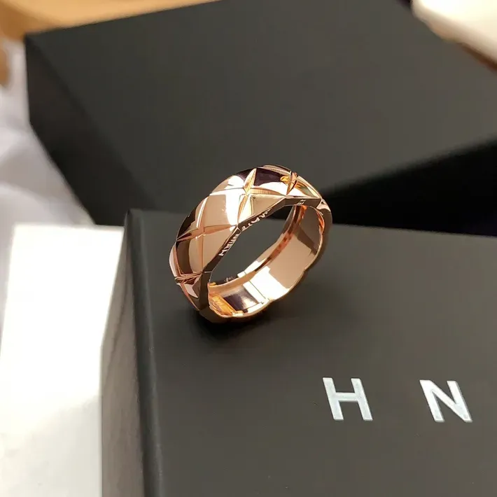 Klassieke Designer ring Gouden ring Heren Luxe Ringen Dames Titanium Staal Gegraveerd Monogram Patroon Trouwring Huwelijksgeschenken Verjaardagscadeaus