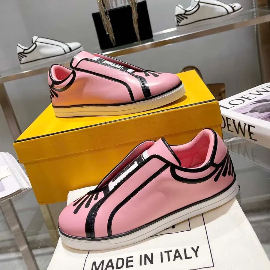 2024 Scarpe casual Nuova scarpa bassa con suola piatta Scarpe da tavola sportive e casual da donna a contrasto bianco nero