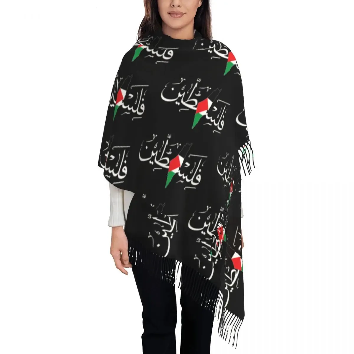 Foulards Nom de calligraphie arabe palestinienne Écharpe à pompon Femmes Doux Palestine Solidarité Drapeau Carte Châles Wraps Lady Hiver Automne 231030