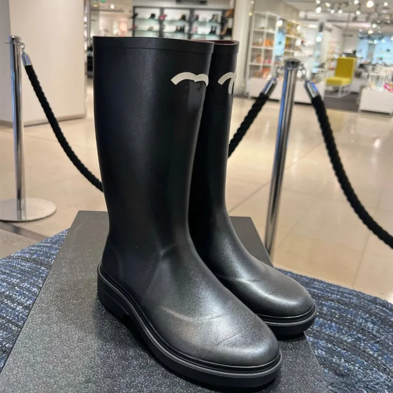 Bottes de pluie noires pour femmes, chaussures de marque à la mode, semelles épaisses, bottes longues, vêtements d'extérieur