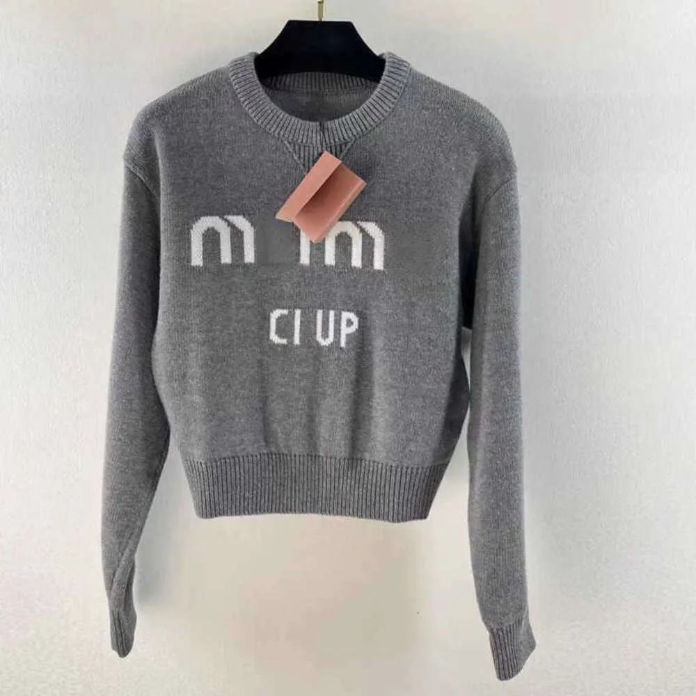 Kış Kadın Yün Sweater Miu Tasarımcı Örgü Külot Hoodie Kadın Günlük Sweatshirt Nakış Boyun Gevşek Kısa Tişört