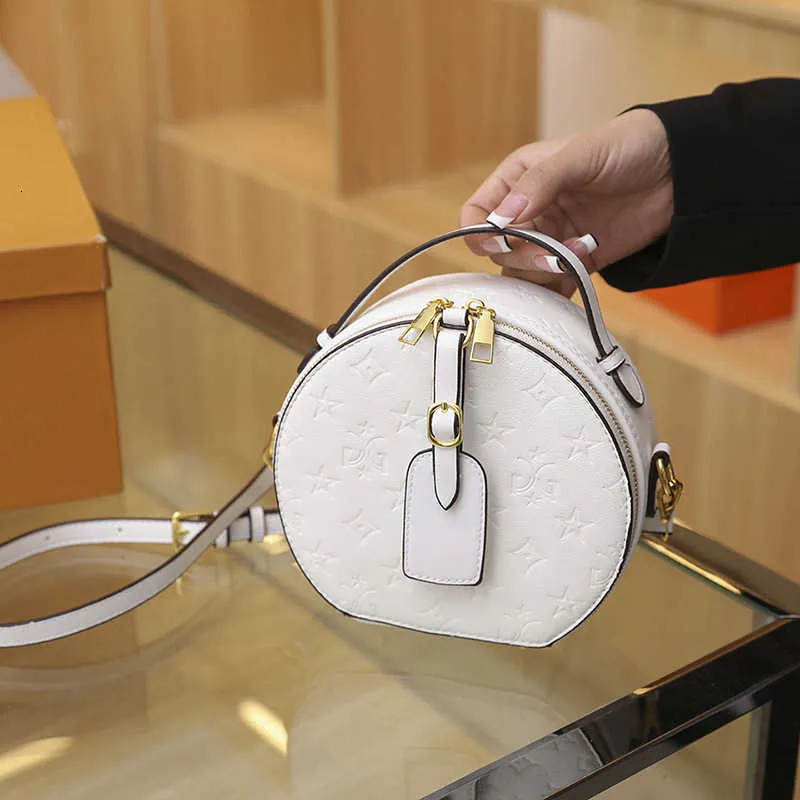 Single 2023 New Spring Trend Fashion Casual Handheld Crossbody Women Small Store Shoulder Bag Clearance Sale