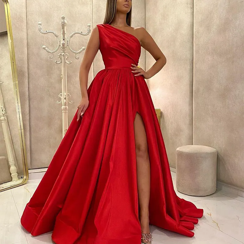 Abito rosso con spacco monospalla 2024 Abito da sera formale da donna Abiti da gala Una linea di abiti lunghi semplici ed eleganti in raso