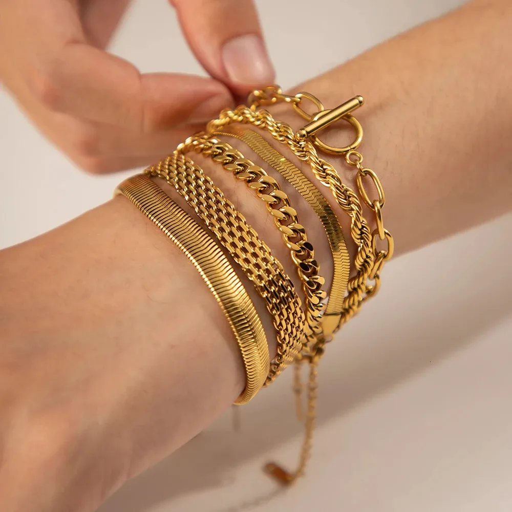 Charm Armband Uworld Fashion Link Chain Rostfritt stål Bangle Armband för kvinnor Utsökta Golden Metal Texture Jewelry Girl Gift 231027