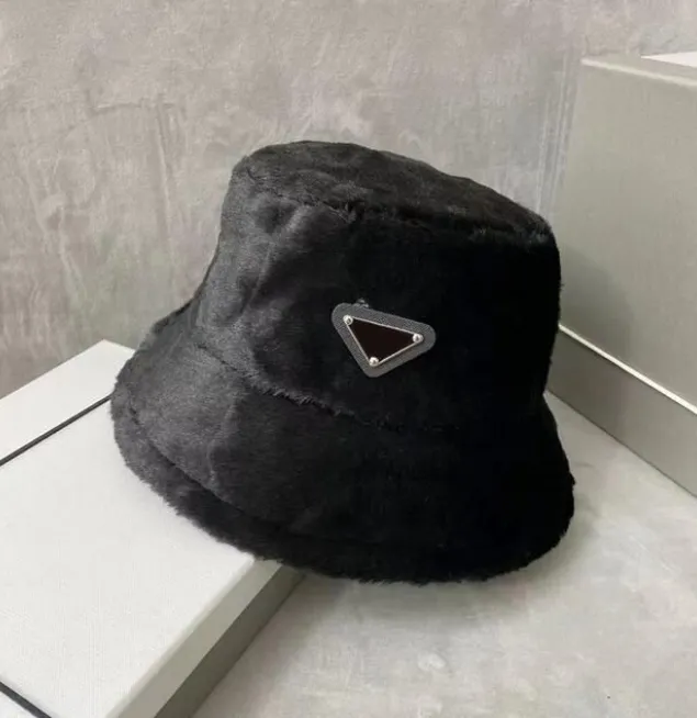 نساء مصممة الشتاء Pro Beanie Men Skull Caps Hat Cap Hat Ski Hats Snapback Mask Mens Cotton للجنسين Cashmere رسائل مرقعة في الهواء الطلق بيني