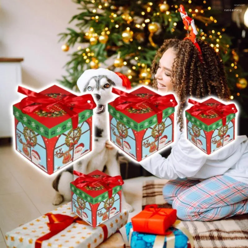 Confezione regalo Scatola natalizia Decorazioni in tre pezzi Disposizione delle scene Confezione decorativa Carta da regalo con fiocchi di neve