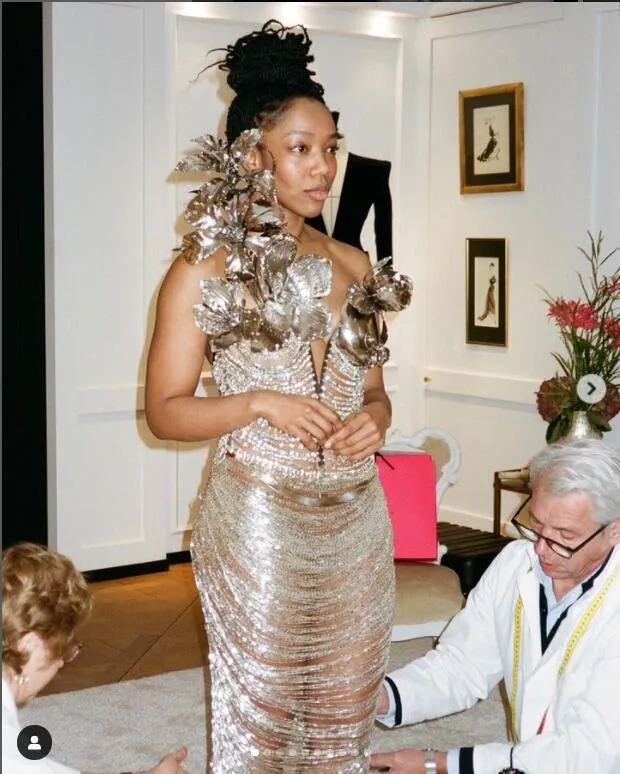 Les femmes habillent Yousef aljasmi Evening naomiackie en cristal schiaparelli Tassel couture par danielroseberry pour la première mondiale de wannadancemovie