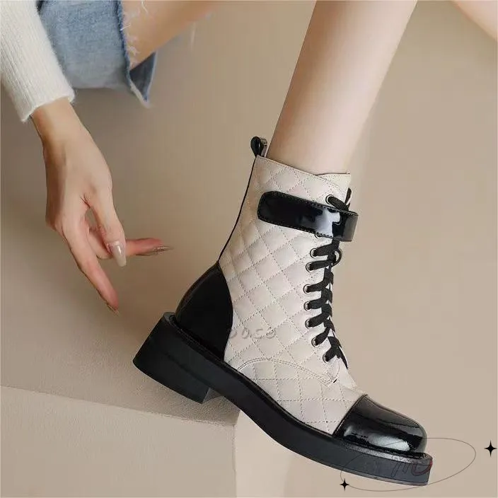 Diseñadores Tobillo Clásicos Botas para mujer Color Cabeza redonda Gruesa Suela de lujo Elástica elevada Martin Botas con cordones Zapatos con cremallera ajustable Apertura Botas de combate