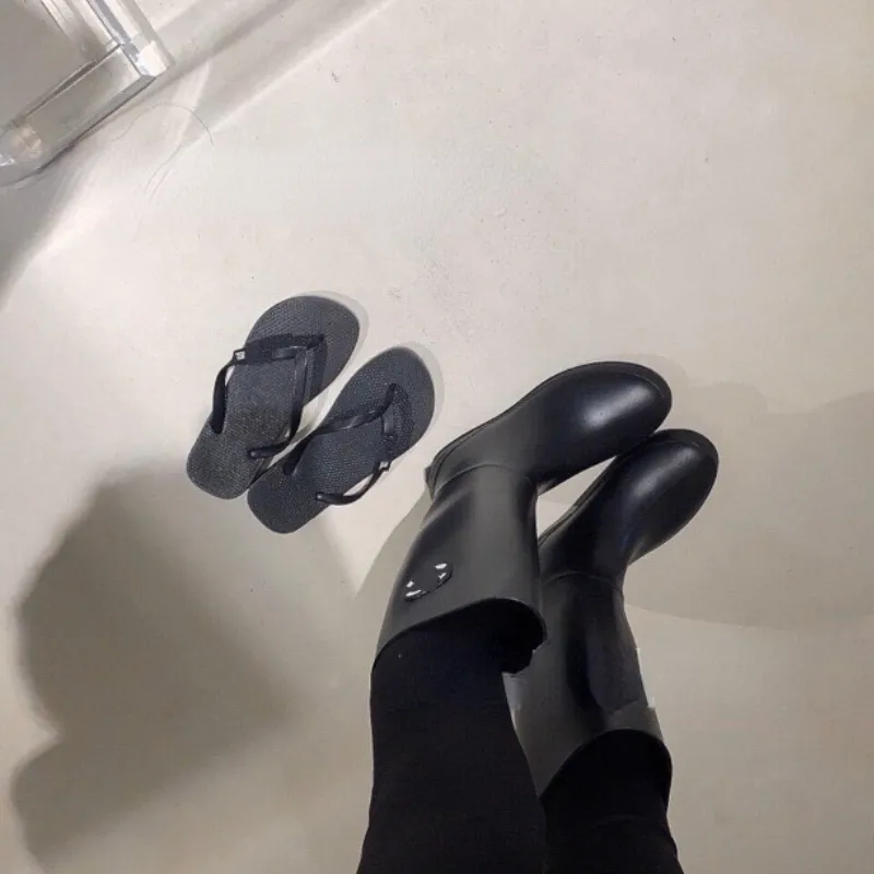 Kadınlar Siyah Yağmur Botları Moda Marka Ayakkabıları Kalın Tabanlar Uzun Botlar Dış Giyim