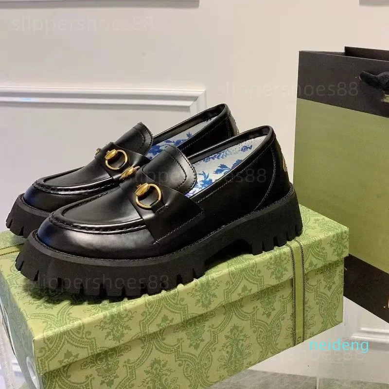 Mocasines de diseñador, mocasines, mocasines, mocasines de mujer con bordado de abeja, resbalón de cuero negro en cómodas mulas, zapatillas, sandalias