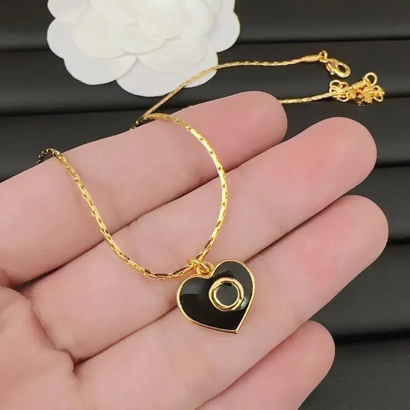 2023 Black Love Heart Luksus Designer Wisiant Naszyjniki dla kobiet 18K złota marka urok elegancki choker link łańcuch naszyjnik biżuteria