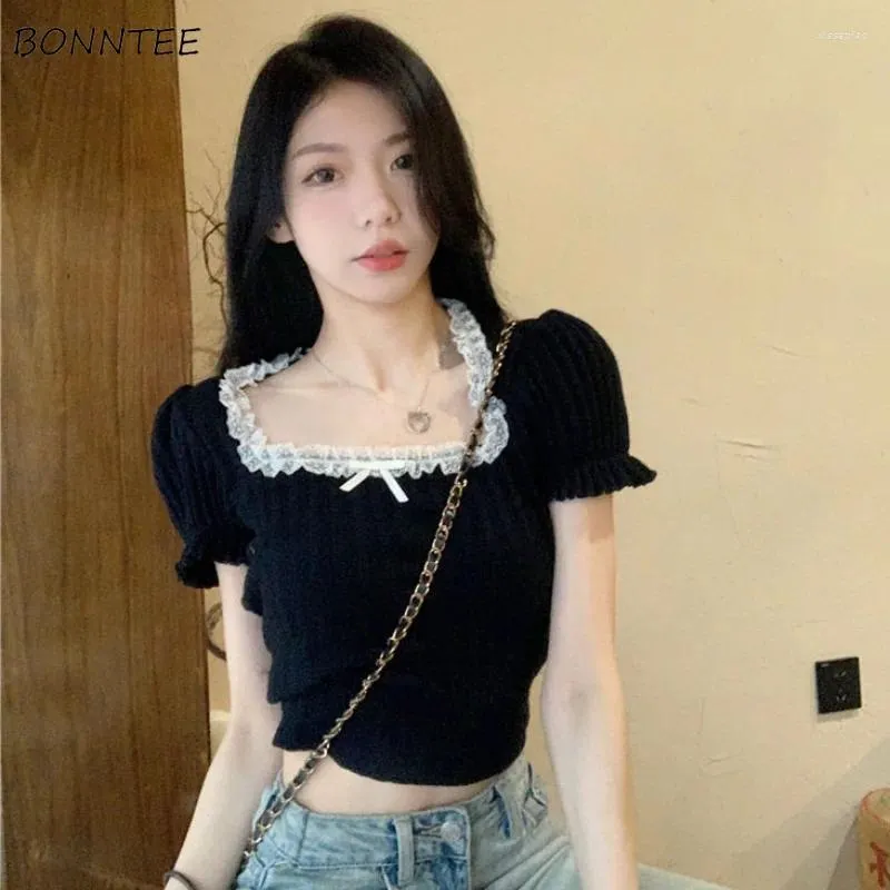 Kvinnors T-skjortor Puff Sleeve T-shirts Kvinnor Lace Design Fashion Summer Slim Crop Tops Enkel All-Match Korean Style Temperament Chic Casual Casual