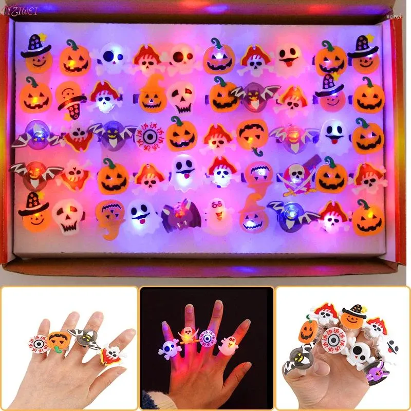Party Decoration 10st Halloween Decorations Creative Cute Pumpkin Ghost Eye Rings for Children Lys LED Flash Finger Ring