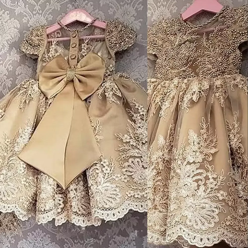 Gold Champagne Flower Girls Dresses Jewel Neck Cap Sleeves Princess Lace Appliques Crystal Pearls Floor Length Bow Kids Girl Pageant Dress Birthday Gowns