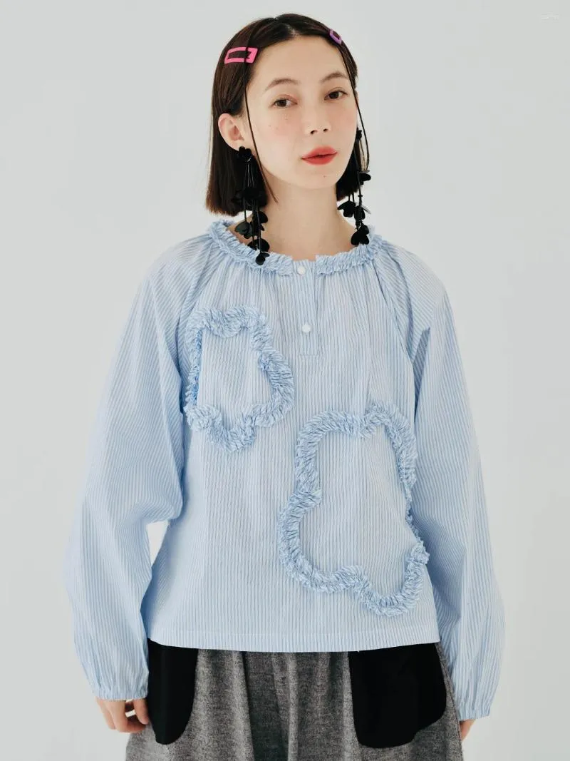 Kvinnors blusar Imakokoni Original Design Blue Long-Sleeved Crew Neck Pullover Shirt Lace Stitching Stripes Summer Thin Model 224006
