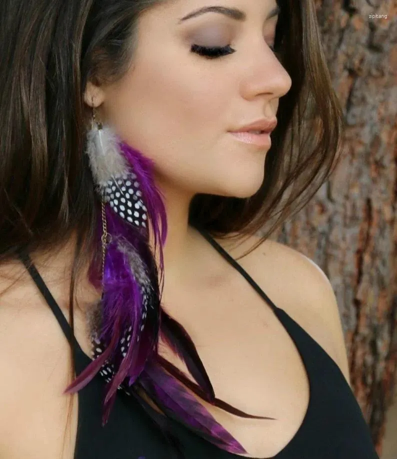 Boucles d'oreilles pendantes magnifiques plumes à pois violets noirs et blancs extra longues - Marron