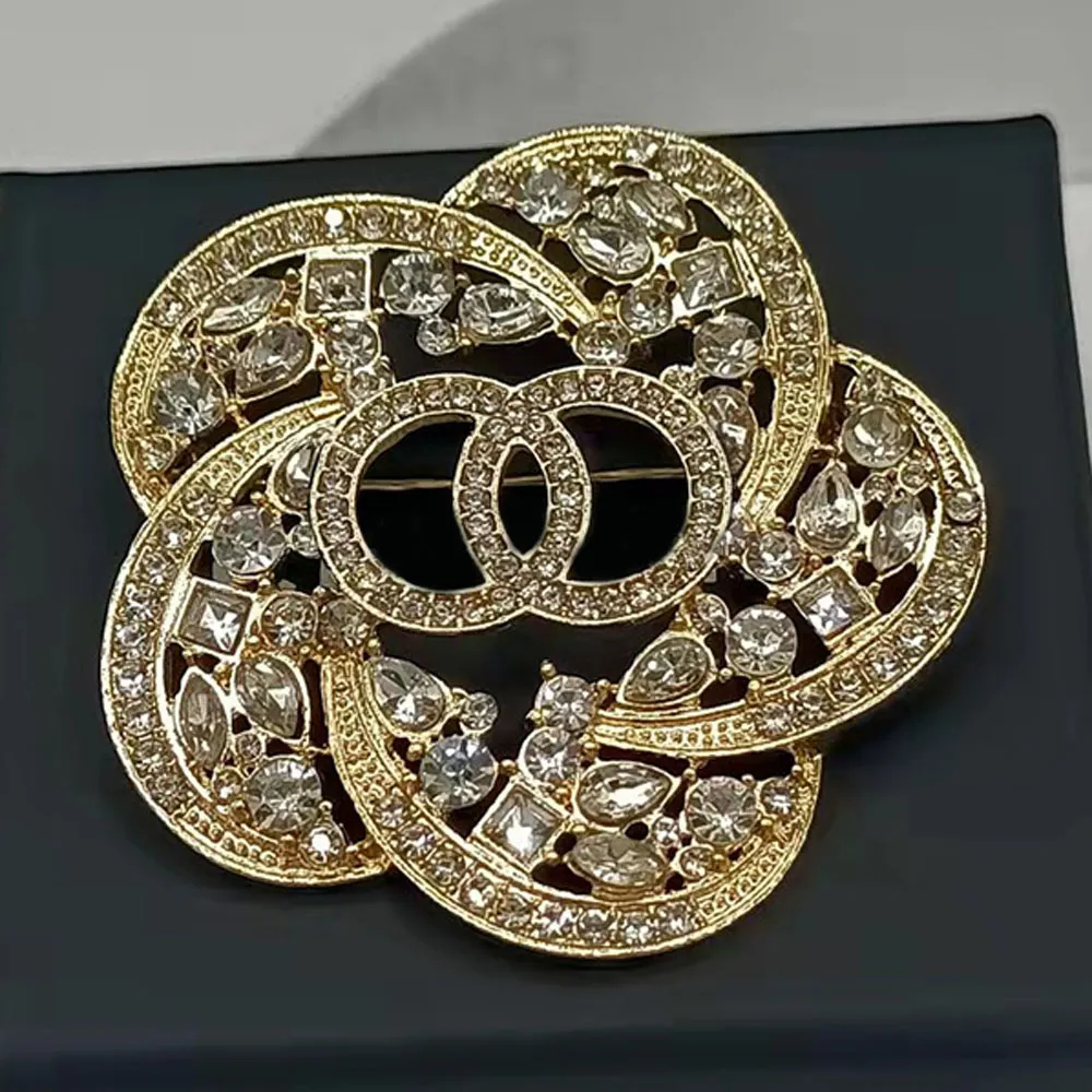 여자 Desinger Brooch 핀 브로치 핀 Crystal Pearl Gold 도금 시에 패션 애호가 웨딩 파티 크리스마스 선물 보석