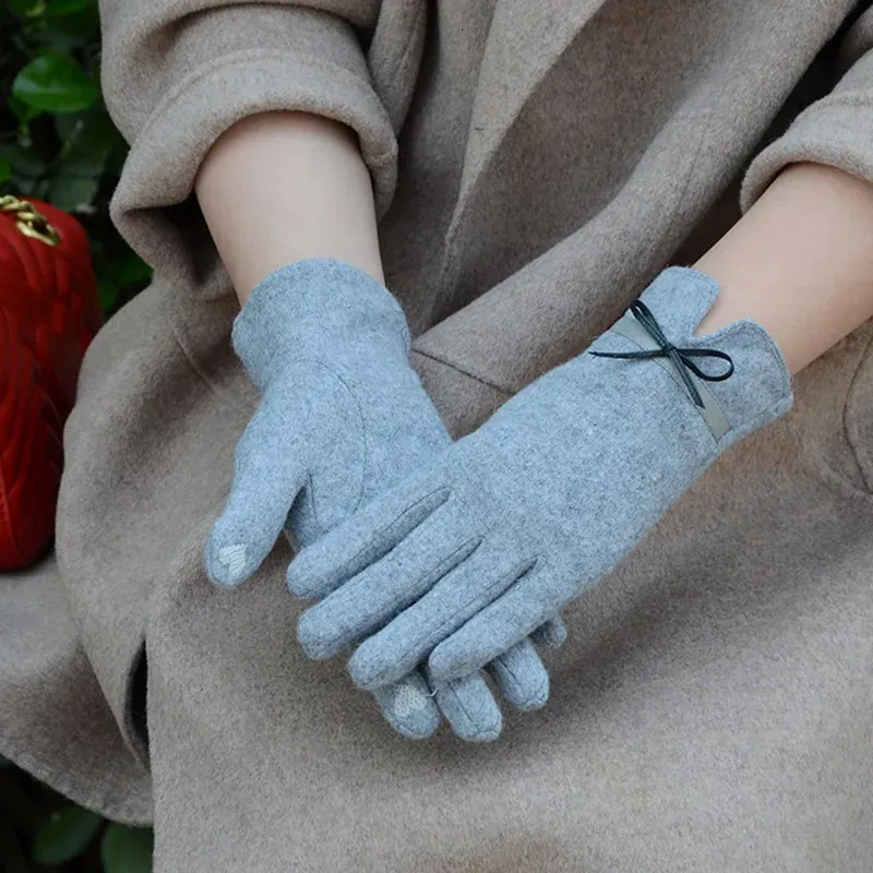 Five Fingers Gloves Women touch Mitten Gloves Winter Women Warm Cashmere Full Finger Leather Bow Gloves Wool Embroidery Touch Screen Gloves C22 231030