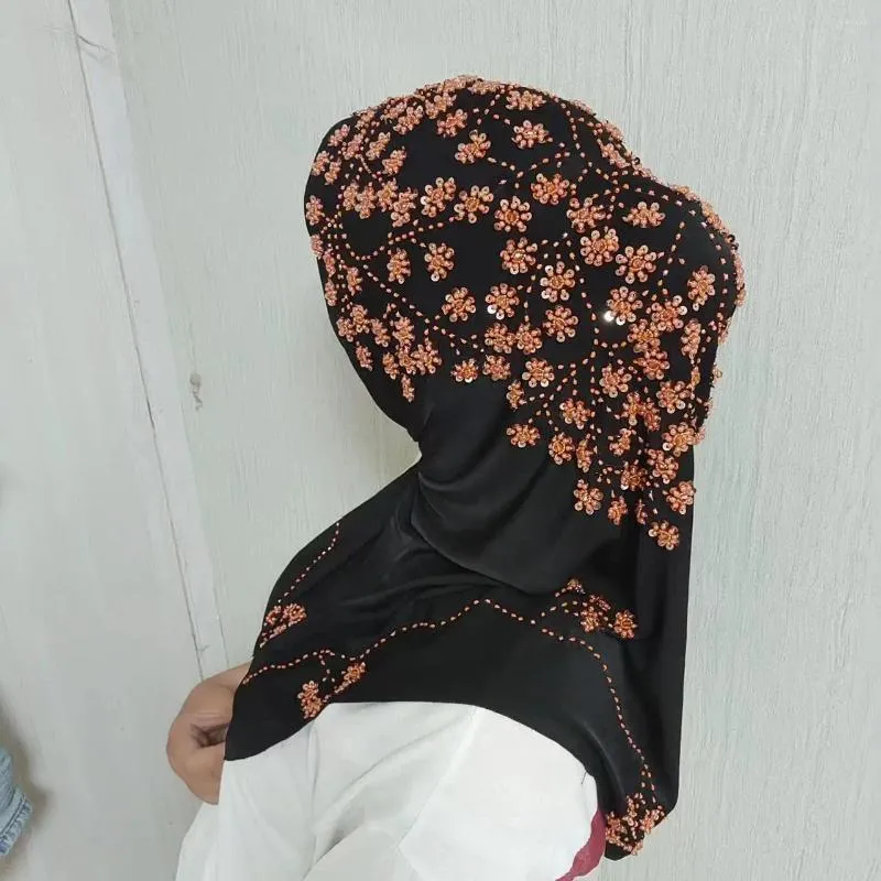 ملابس عرقية سوداء مصنوعة يدويًا القبعة راينستون قبعة الأم المسلمة الحجاب